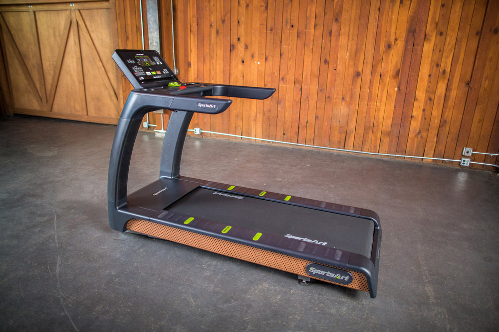 SportsArt T676 Status treadmill
