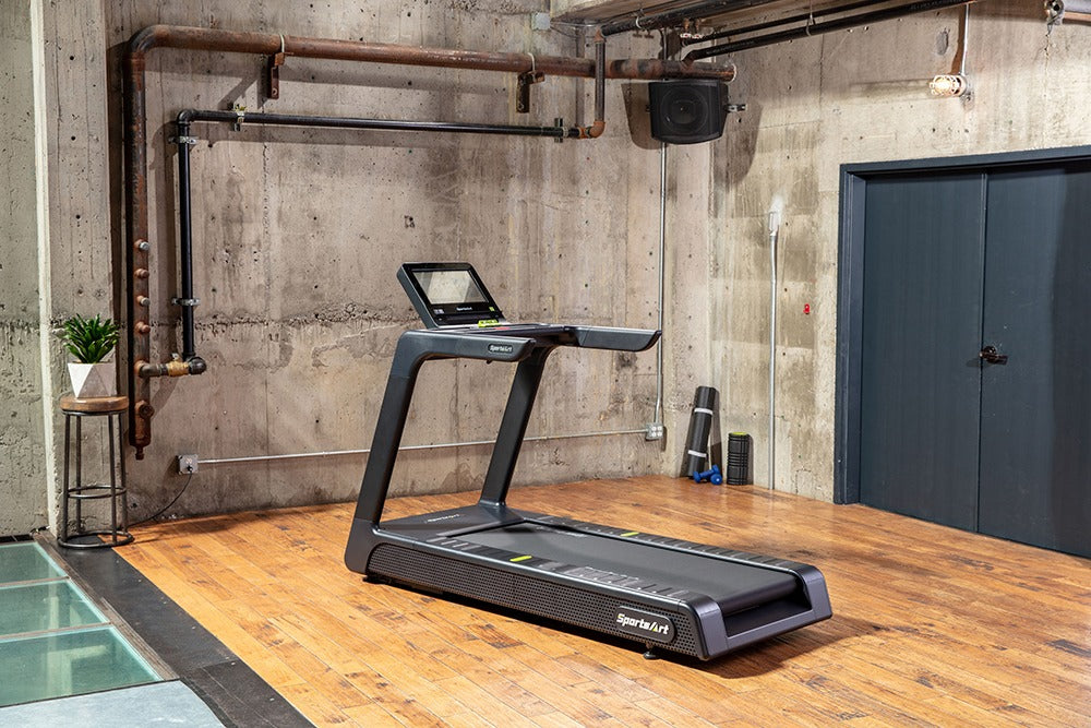 SportsArt T674 with 16-inch SENZA touchscreen
