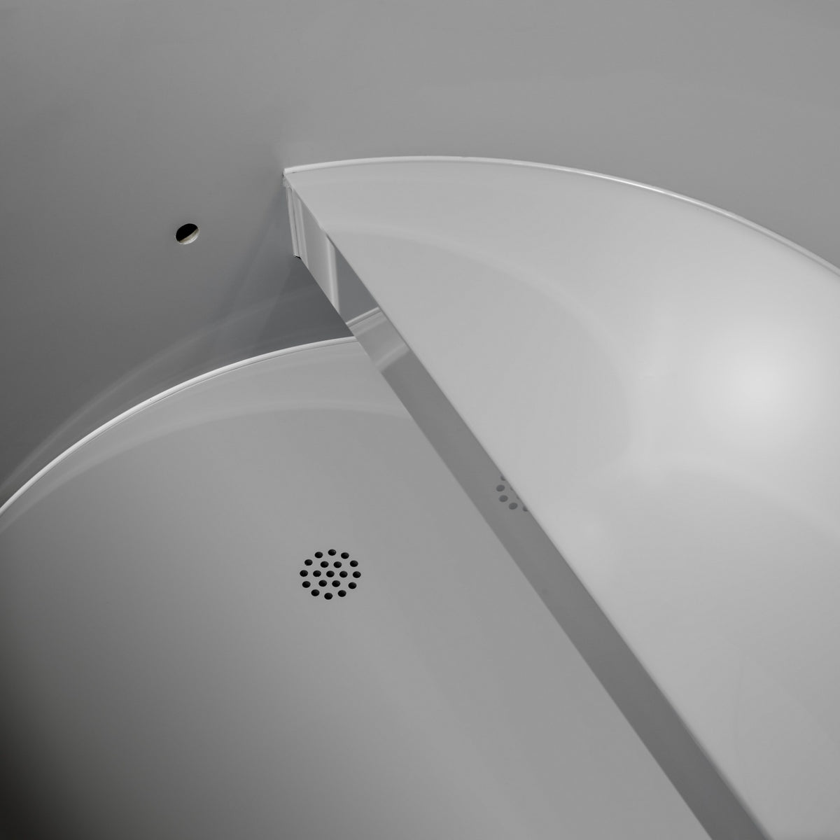 Dynamic Cold Therapy Barrel Cold Plunge Tub with PVC Interior, light grey PVC interior with built-in seat