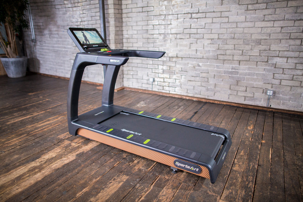 SportsArt T676 with 19-inch SENZA touchscreen
